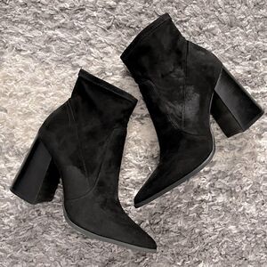 NWOB Steve Madden Touchdown Booties
